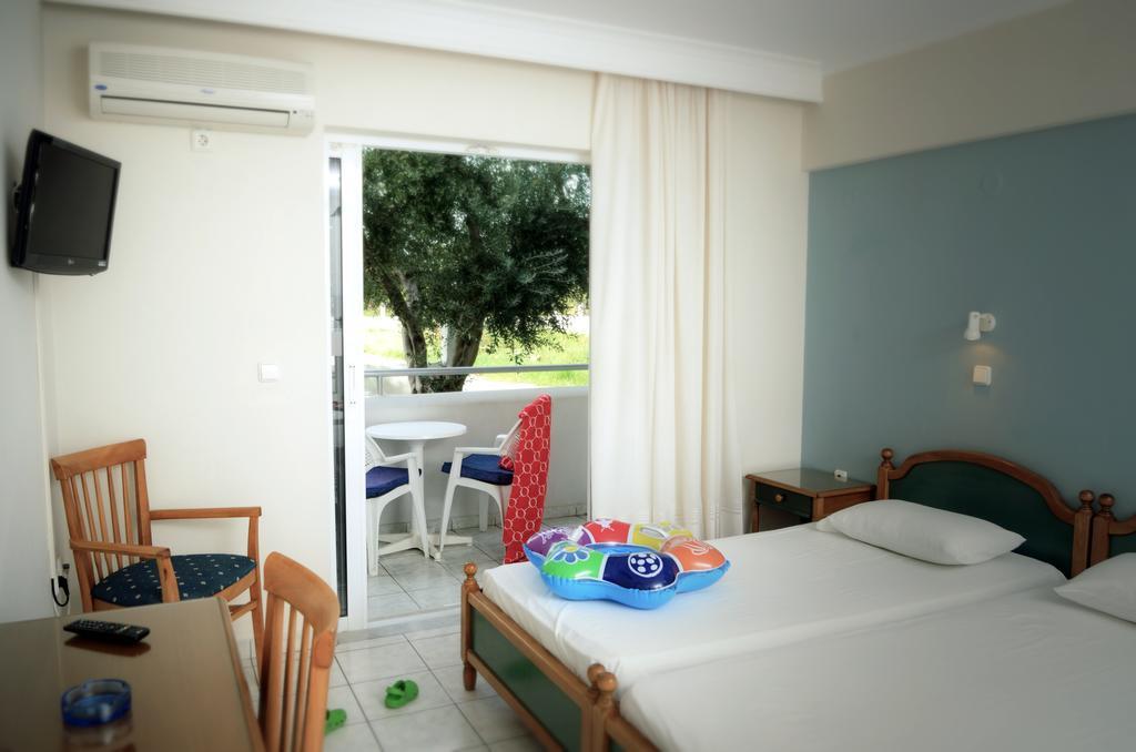Marianna Hotel Тігакі Екстер'єр фото